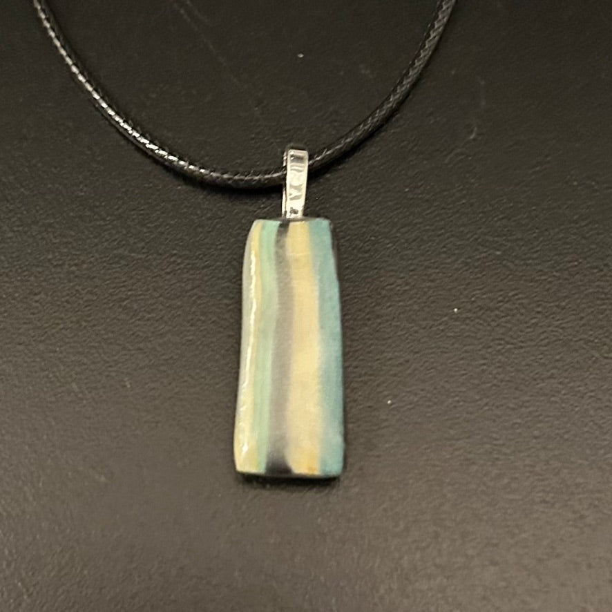 Porcelain Pendant “Strata”